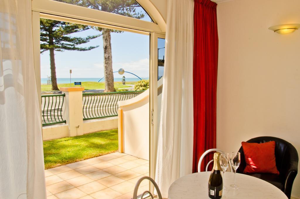 Beachfront Motel Napier Bagian luar foto