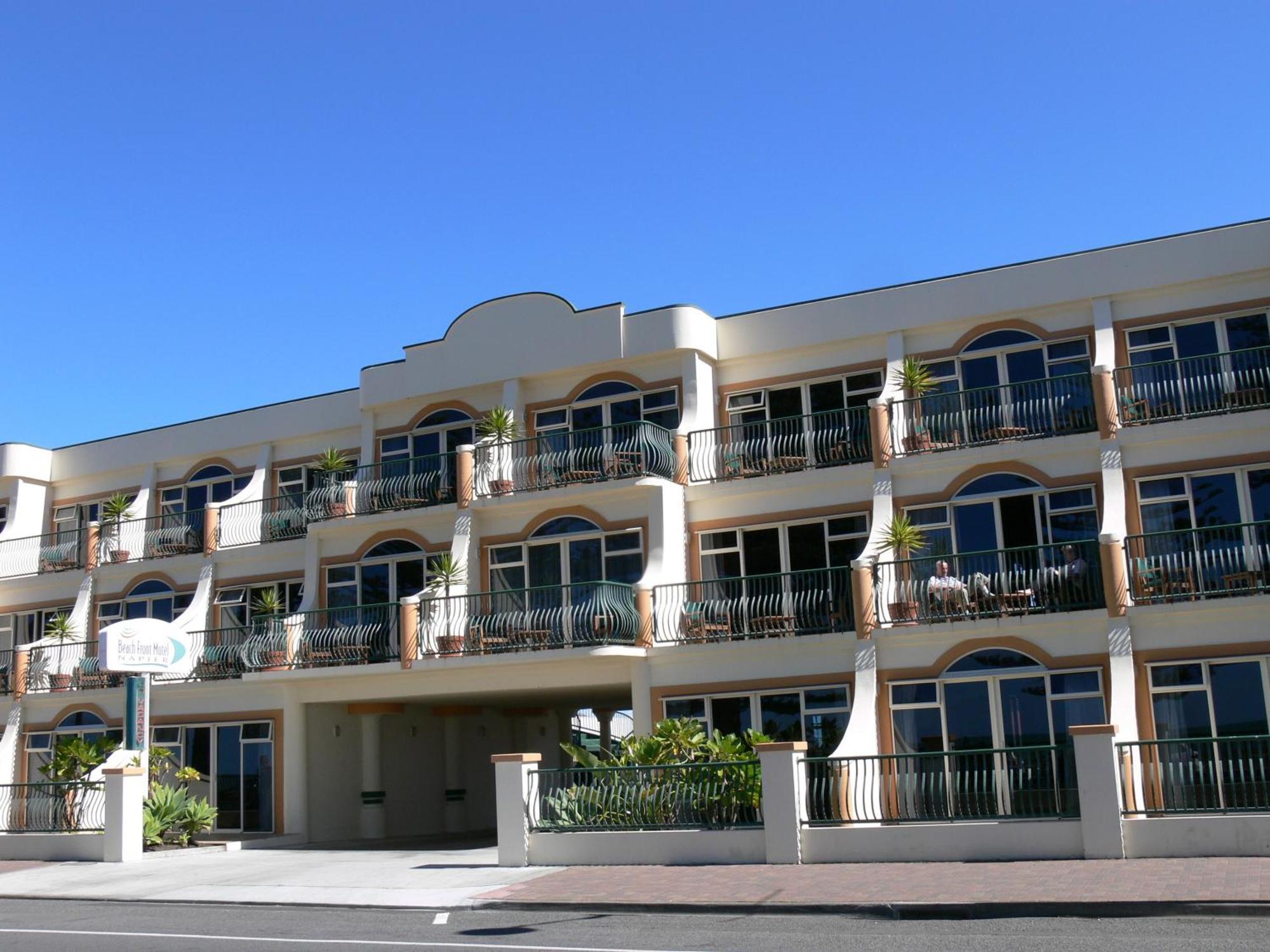 Beachfront Motel Napier Bagian luar foto