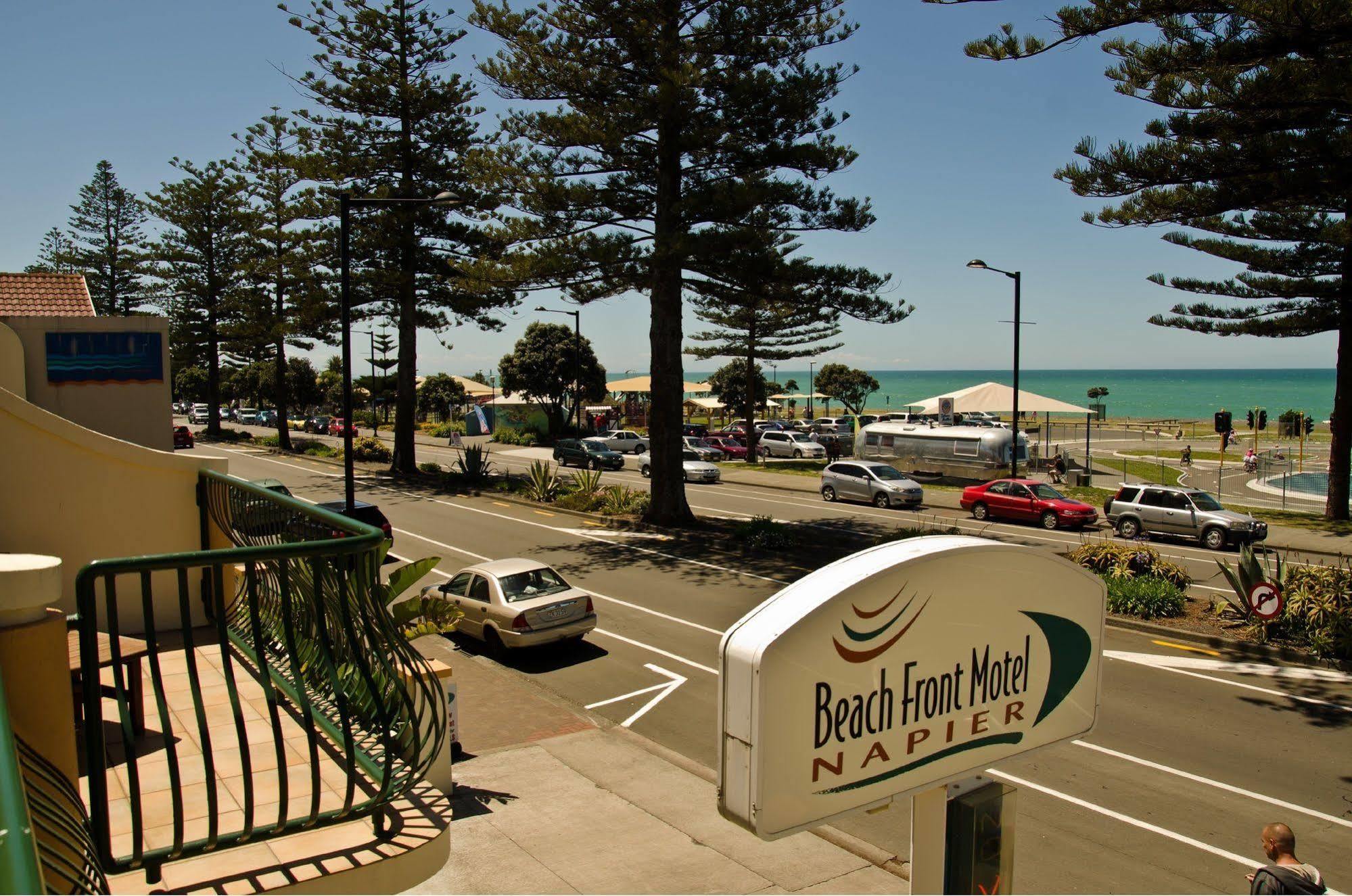 Beachfront Motel Napier Bagian luar foto